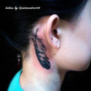 tatuaggio piuma