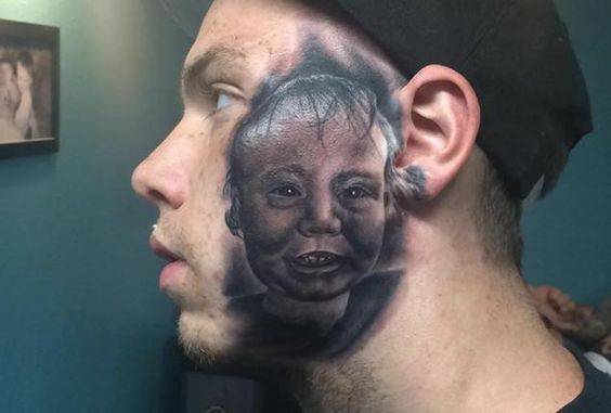 il tatuaggio di Christian Sechrist