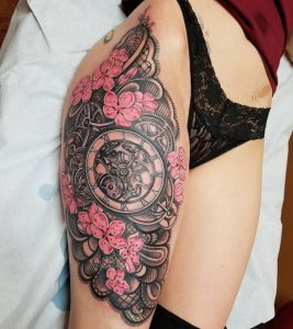 Tattoo fiori di ciliegio mandala orologio