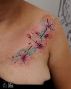 Tattoo fiore di ciliegio spalla