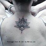tattoo fiore di loto by@erica_ink_