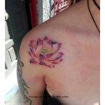 tattoo fiore di loto colori by @jota.andres