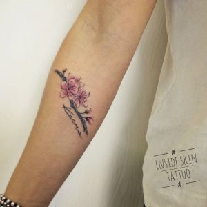 tattoo fiore di pesco by @inside_skin_tattoo