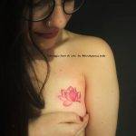 tatuaggio fiore di loto piccolo rosa by @blackpeony_tattoo