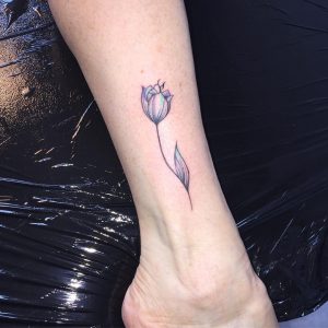 tulipano tattoo by @dame_tattoo