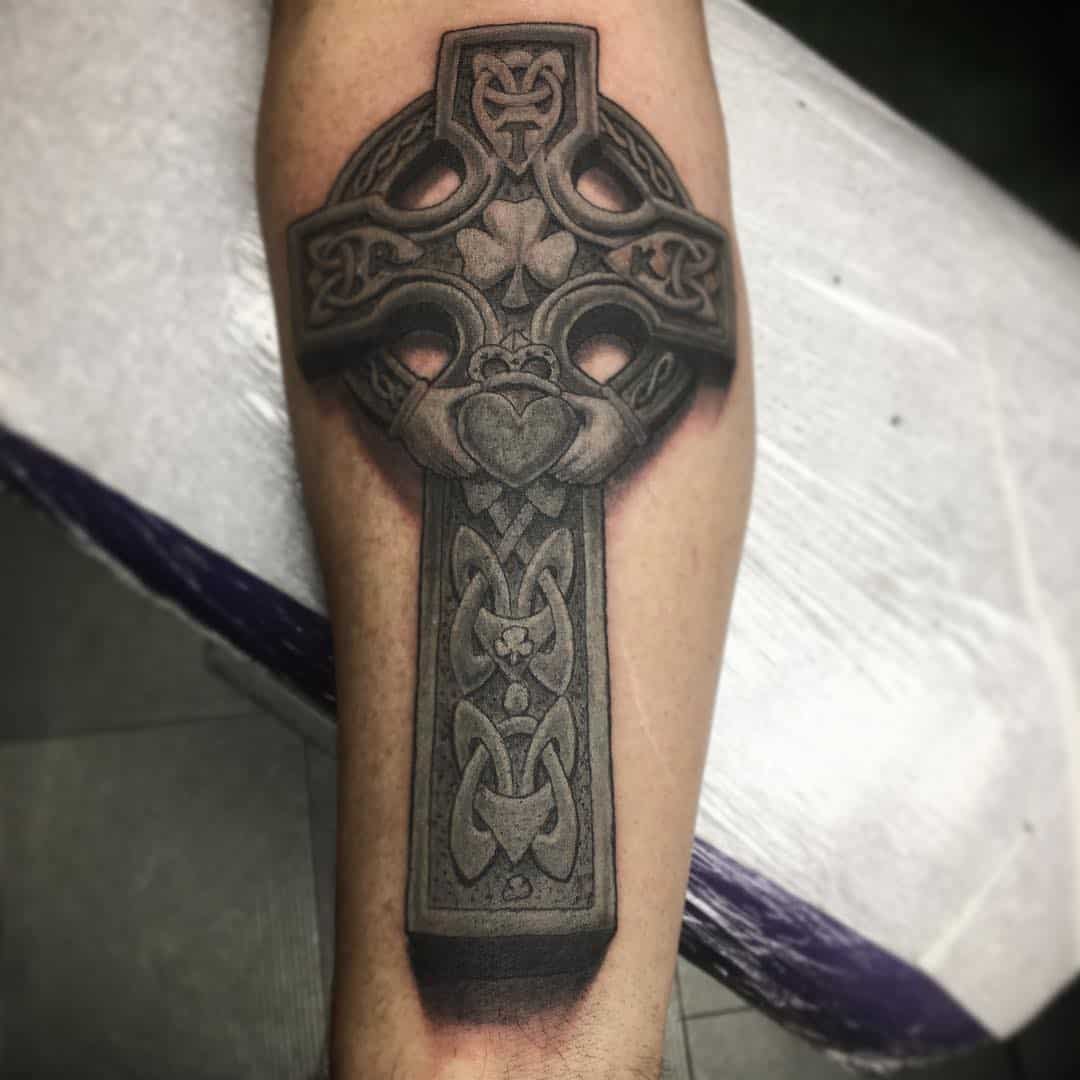 croce celtica tattoo