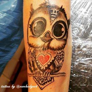 gufo tattoo by @suesbodyart