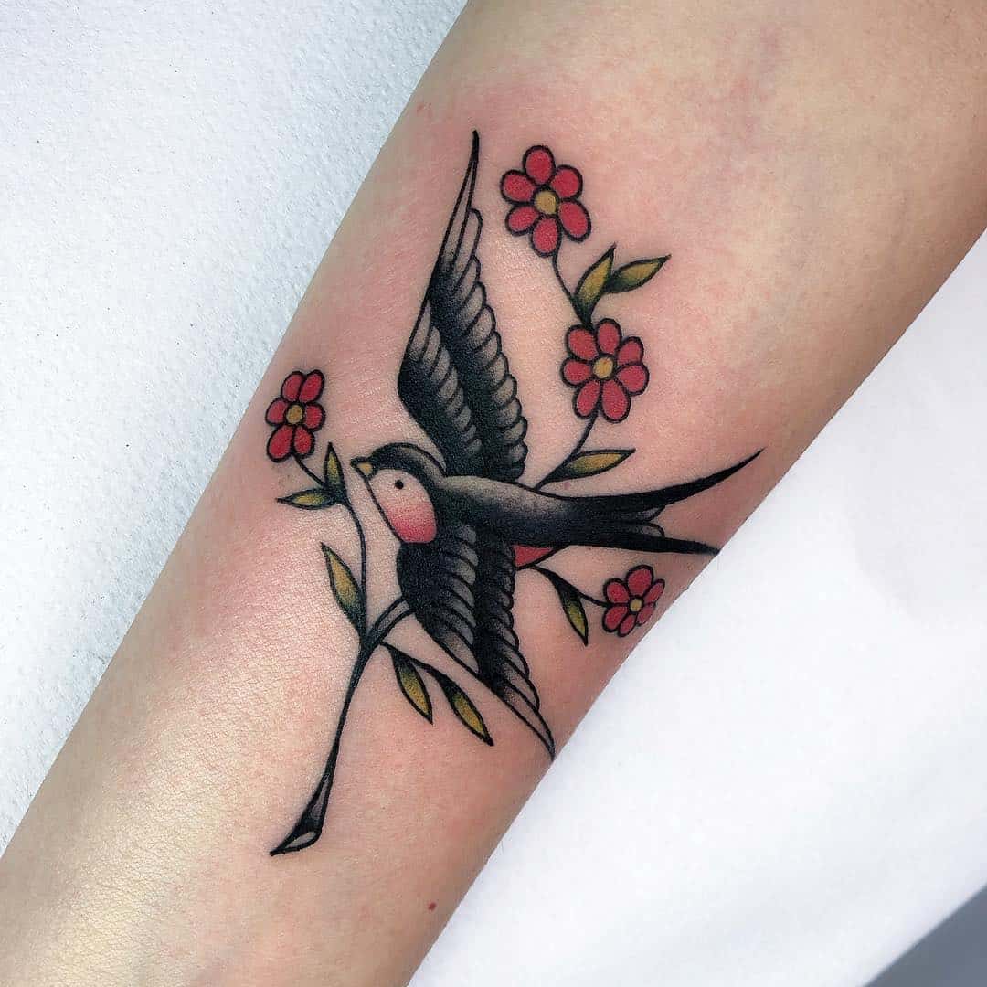 rondini tattoo con ramo by @marthablek_tattooer