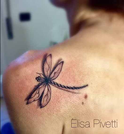 tatuaggio libellula by @ellis_pivetti