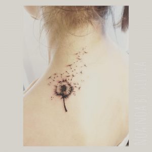 tatuaggio soffione collo by @noanoa_tattoo
