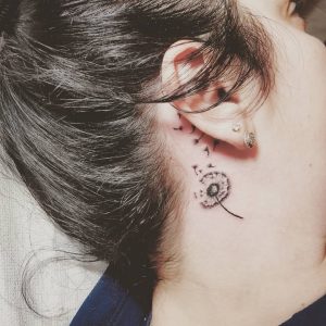 tatuaggipo soffione orecchio by @ale10_tattooartist