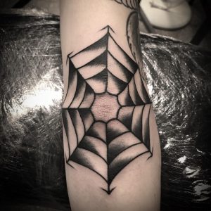 tattoo-spiderweb-by-@ranaalmiron