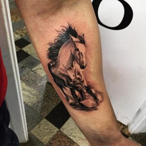 tattoo-cavallo-by-@andre.tatsgc