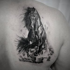 tattoo-cavallo-by-@baiano_tattoo_ink