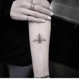 little bee tattoo by @bangbangnyc