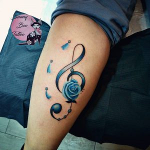 tattoo chiave di violino by @ellys_tattoer