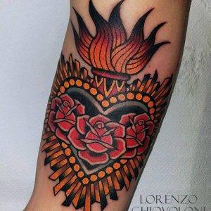 tattoo-cuore-rose-by-@lorenzo_chiovoloni_tattooer