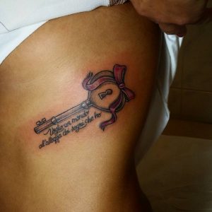 tatuaggio chiave con fiocco by @ale10_tattooartist