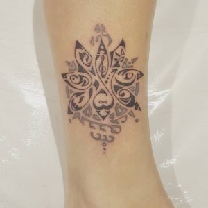 Tattoo tribali donna by @makeartcofeltre_tattoo