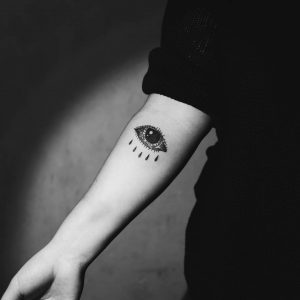 tattoo occhio by @wherethefuckisconnor