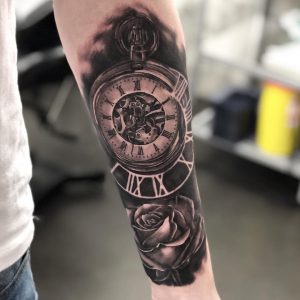 tattoo orologio rose