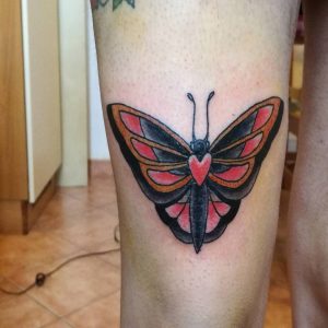 tattoo-farfalla-old-school-by-@la_reina_tattoo