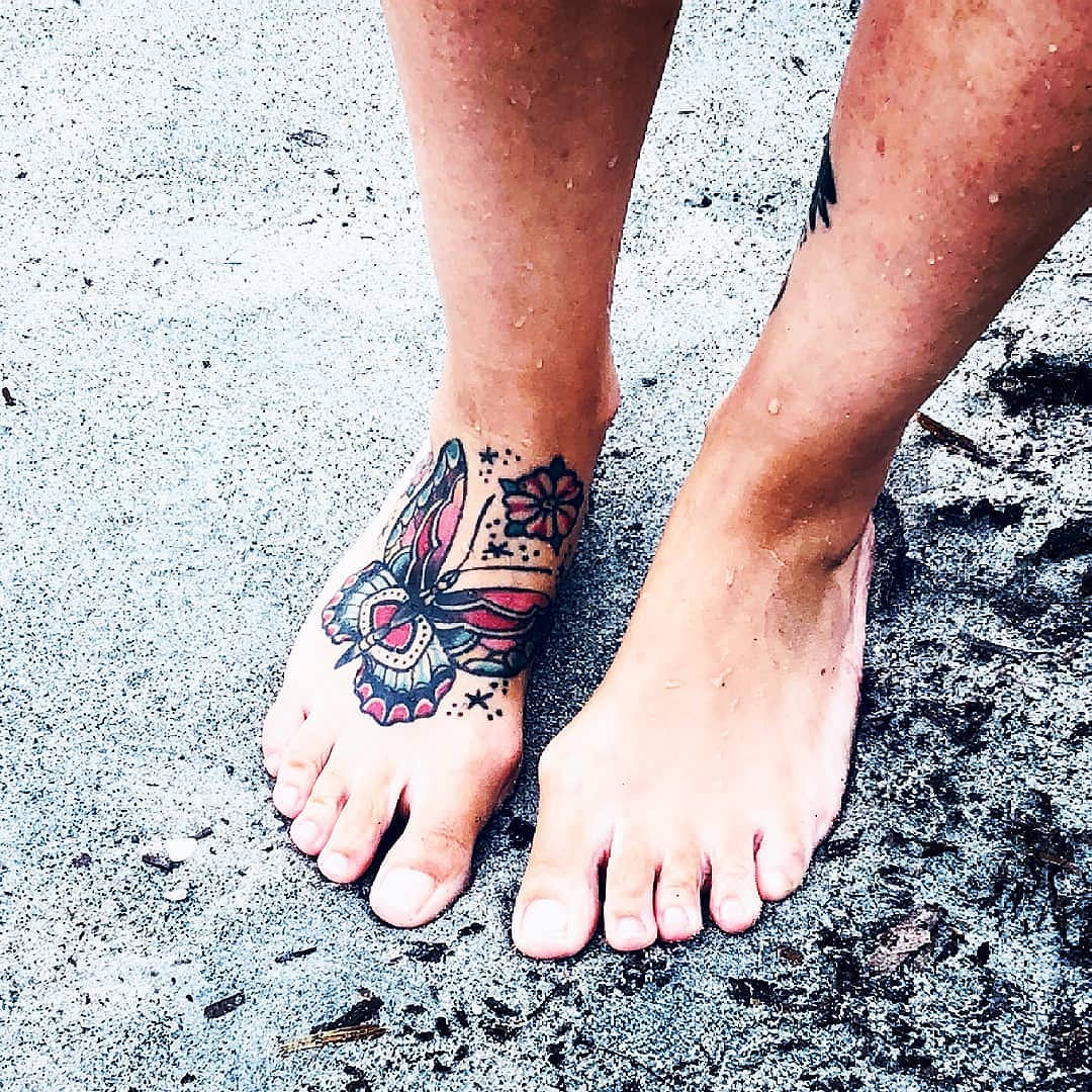 tattoo-farfalla-piede-by-@robynaroby