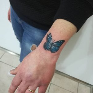 tattoo-farfalla-polso-by-@domyimpedovo