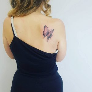 tattoo-farfalla-spalla-by-@alessandro_tattooartist_1