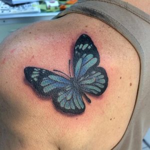 tattoo-farfalla-spalla-by-@captmarco