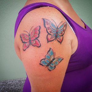 tattoo-farfalla-spalla-by-@carlotiberti_tattooer