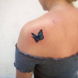 tattoo-farfalla-spalla-by-@claragrechtattoo