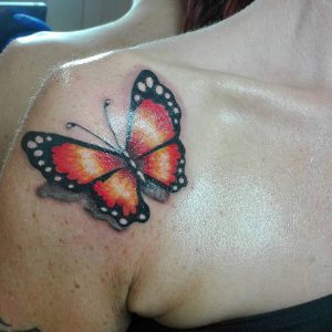 tattoo-farfalla-spalla-by-@clarissaromei