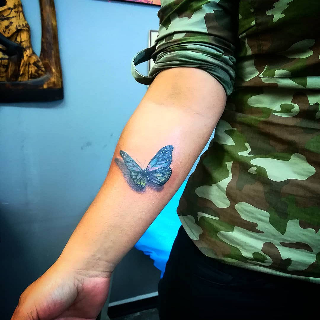 tattoo-farfalle-braccio-by-@nadatattoo-1