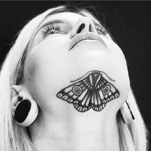 tattoo-farfalle-collo-by-@l_arte_dei_tattoo