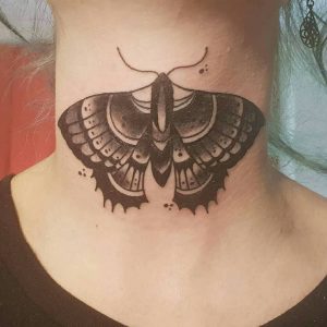 tattoo-farfalle-collo-by-@sick_mind_tattoo