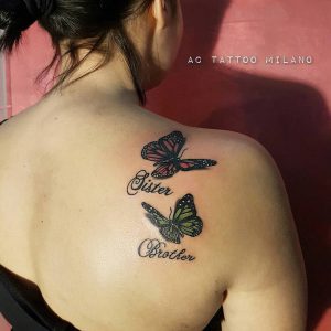 tattoo-farfalle-con-lettere-e-iniziali-by-@actattoomilano_2