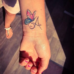tattoo-farfalle-con-lettere-e-iniziali-by-@ag_tattoo_project