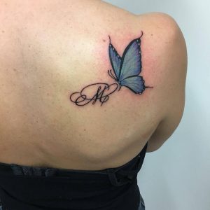 tattoo-farfalle-con-lettere-e-iniziali-by-@angearlo_tattooer
