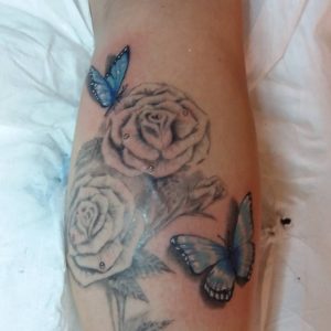 tattoo-farfalle-e-fiori-by-@acanthus_tattoo