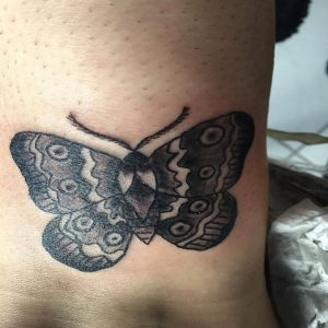 tattoo-farfalle-in-bianco-e-nero-by-@23bobby93
