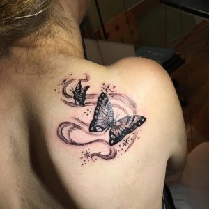 tattoo-farfalle-in-bianco-e-nero-by-@4lifetattoostudio