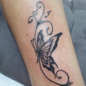 tattoo-farfalle-in-bianco-e-nero-by-@antonelloliggieri