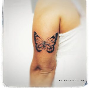 tattoo-farfalle-stilizzate-by-@akire_tattoo_studio