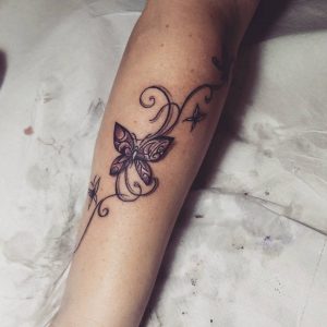 tattoo-farfalle-stilizzate-by-@ale10_tattooartist