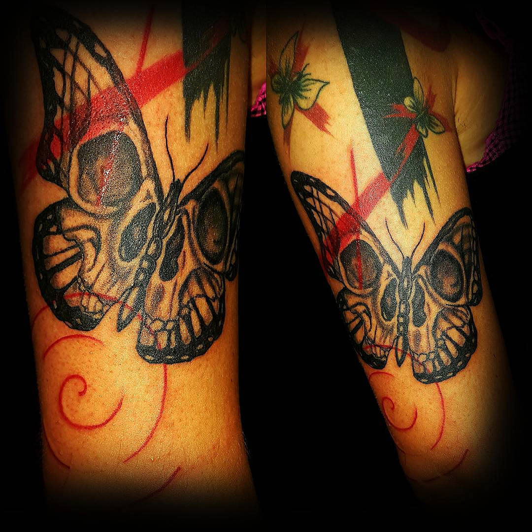 tattoo-farfalle-stilizzate-by-@dnartattoo