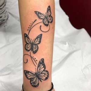 tattoo-gruppo-di-farfalle-by-@annaemily2013