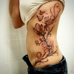 tatuaggio-farfalle-e-fiori-by-@carlodalessandrotattoo_1