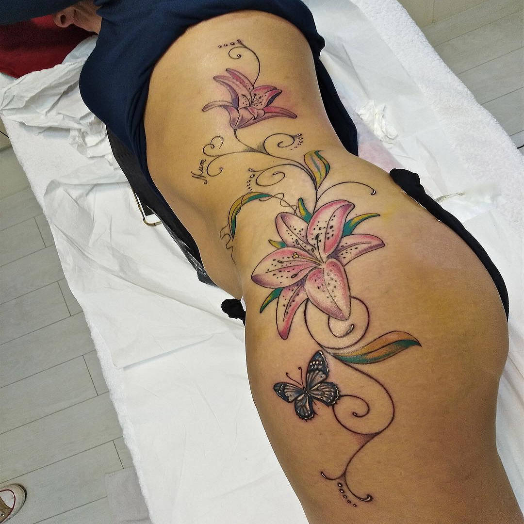 tatuaggio-farfalle-e-fiori-by-@il_tatuaggio_verolavecchia
