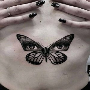 tatuaggio-farfalle-in-bianco-e-nero-by-@flaviotattooer
